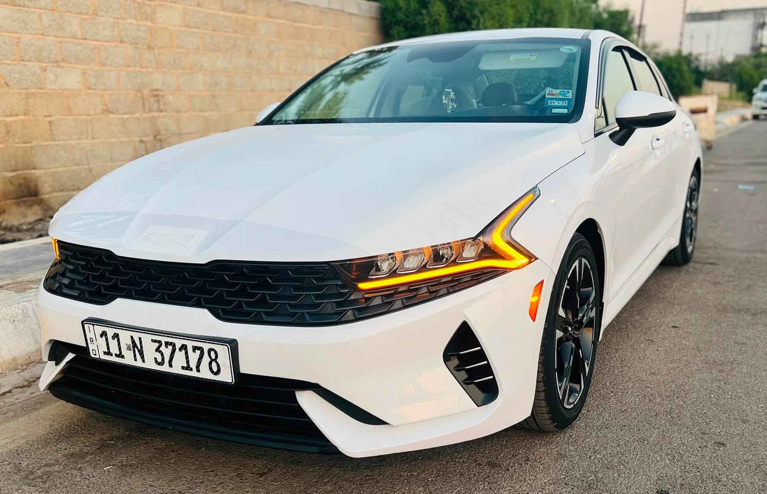 ‎🚘 للبيع Kia K5.   موديل.  2023
‎📍  رقم بغداد. باسمي تحويل ثاني يوم
‎📍 المكان: بغداد – حي الجهاد
‎✅ بدون حادث‎✅ 
بدون إيرباك فقط تقرير تسير وتعمل شرط اذا فيوز مبدل خسارلك الي تريده صور امريكا نزلتهن بل منشور

‎🎨 اللون: أبيض
‎🔥 محرك 1600 تيربو
‎جاهزه السياره من كل النواحي ومابيها نقص 
‎🌟 المواصفات
‎•
‎• ستيرن تدفئة
‎• تشغيل عن بعد
‎• بصمة + هاند بريك بصمة
‎• قيادة ذاتية على الخطوط السريعة
‎• مثبت سرعة /ماشيه. 54. الف مايل
• AUTO HOLD
‎• أوتو بريك
‎• كير أوتو + عادي

‎🛡️ أنظمة الأمان:
• ABS
‎• مانع انزلاق
‎• حساسات إطارات
‎• رادار أمامي وجانبي
‎• مراقبة النقطة العمياء
‎• رادار الخطوط البيضاء
‎• توقف ذاتي عند الرجوع

‎💡 الإضافات:
‎• لايتات 4 عدسات
• LED + زينون
‎• بك لايت LED
‎• مصابيح ضباب LED
‎• كامرة دوارة
‎• شاشة + شاشة أعطال
‎• نظام ملاحة (خريطة)
• Apple CarPlay / Android Auto لاسلكي
‎• بلوتوث + AUX + USB
‎• فول تحكم ستيرن
‎• أشاير بالمرايا

‎• أنظمة قيادة: Eco / Sport / Smart / Normal

بيها مكانين بارد فقط بدون صبغ كفاله
اخوان السوگ كلشي بي وبلتوفيق للجميع
رقم بغداد وهزه جديد باسمي تحويل ثاني يوم

‎💰 السعر:  172. $ دولار وبيها مجال  

‎📞 للاستفسار:***********
‎✅ متوفر واتساب
