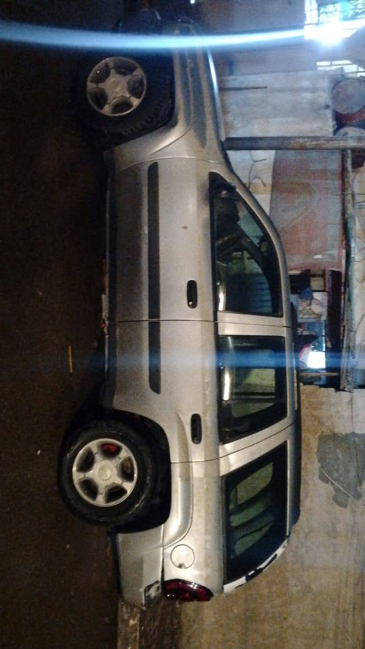 سلام عليكم  ابلايزر 2005 للبيع سيار وارد امريكي  مابيهه ضربه جانت مال حكوميه هنا انضربت بالعراق من ورة سعرهه 70$ وبيهه مجال  ***********
