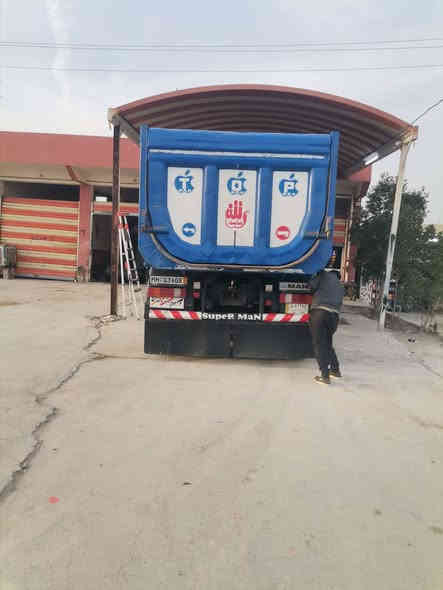 مان للبيع موديل ٢٠٠٦ رقم بغداد تحويل مباشر مكفوله مابيه اي نقص تخم تاير مكين ٤٣٠ نجكتار مكان السياره في ديالى رقم ***********
