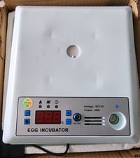 حاضنة بيض • تقليب اوتوماتيكي • تحكم حرارة