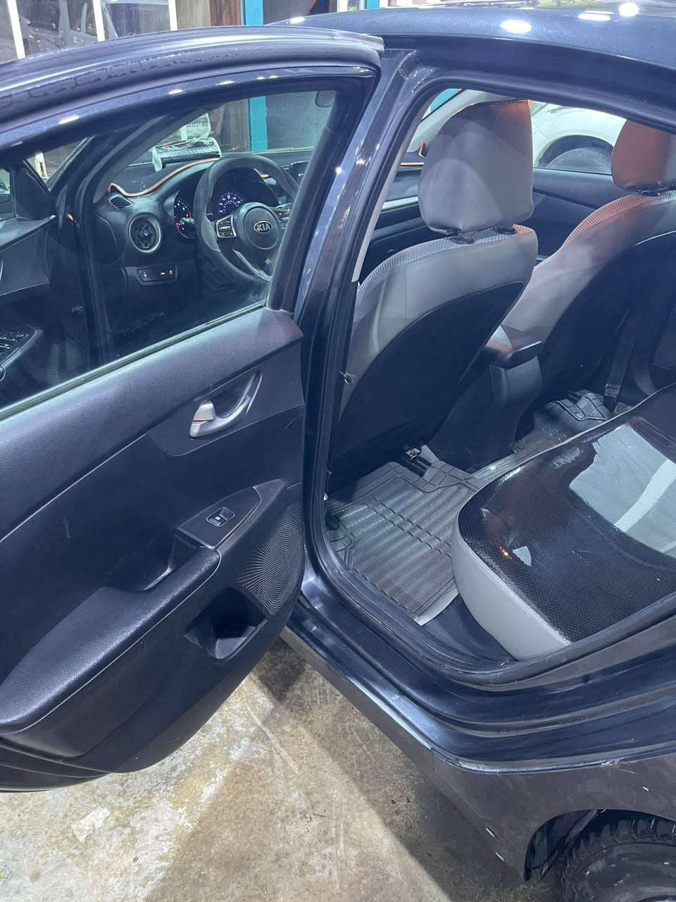 السلام عليكم ورحمه الله وبركاته
فورتي
موديل 2019
وارد امريكي 
مكينه 2000دوش
الكيرAT
رقم واسط
تحكمات ستيرن
مثبت سرعه
رادرات خلفي 
رادارات امامي 
شاشه ذكيه 
كامره خلفيه 
كشنات قماش 
تبريد +تدفئه شغال❄️
السياره ماشيه 200
الحادث مال السياره فقط جاملغ نفسه ومعدل
السعر 130بيه مجال 
العنوان واسط الكوت 
للاستفسار***********
