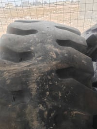 تايرات حجم 20/5/25 ياباني ٠٧٨٦٦٥١٧١٤٠