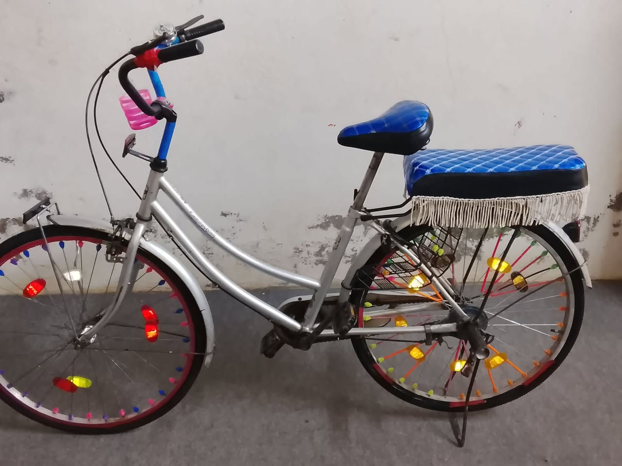 بايسكل نضيف مديل 2012 كامل المواصفات السعر 75 مكاني نجف حي العسكري كبل


**إذا كنت صاحب هذا الإعلان وتريد حذفه لأي سبب، رجاءا أرسل رسالة إلى الدعم الفني**