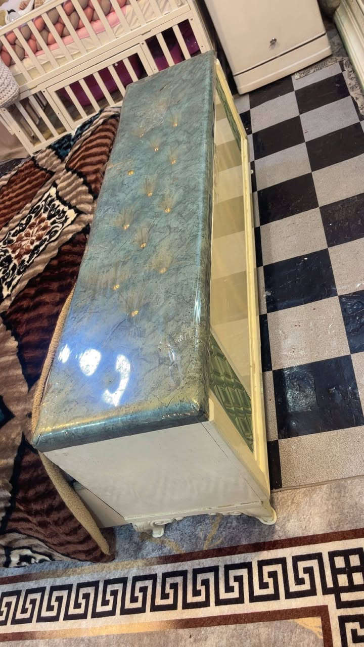 السلام عليكم غرفه نوم اللبيع نظيفه مابيها أي ضرر نوع الغرفه عراقي


**إذا كنت صاحب هذا الإعلان وتريد حذفه لأي سبب، رجاءا أرسل رسالة إلى الدعم الفني**