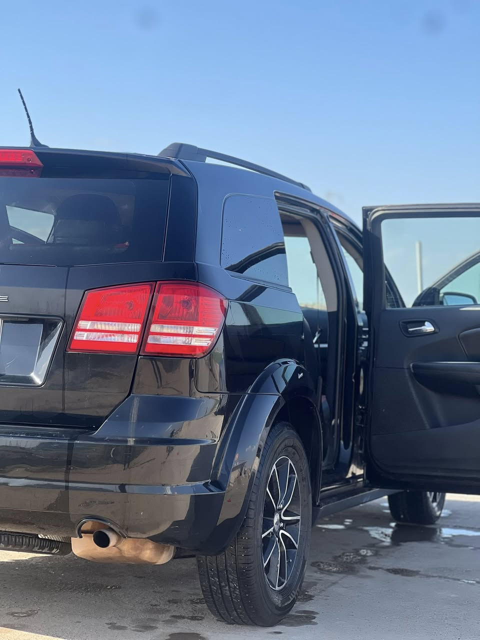 من بعد السلام
جورني موديل ١٨ 
محرك اربعه
السياره باقي تفاصيل خاص او اتصل 

سعرها ١٤٠ رقم سليمانيه 
***********
