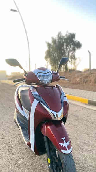 ليدي 2022 
سعه المحرك 125 سي سي مبرد بالهواء 
اصدر خاص ENANCED SMART POWER 
 ناقل حركة أتوماتيكي 
نظام حقن وقود PGM-FI نوزل 
نظام تبريد بالراديتر 
ويلكاب اسود طافي
نضام بريك (ABS) 
تحتووني على جكمجه مع  منفذ شحن 
حساس ازدحام 
تحتوي عل مريات(Tmmp)
نوع الإضاءة لد بالكامل 
تحتوي على لونين احمر مع سلفر  
نضافه 100٪؜ 
مختصر الدراجه نضيفه وجديده 
ما صار الها كم يوم من نزلت  
لاستفسار  
***********
***********
