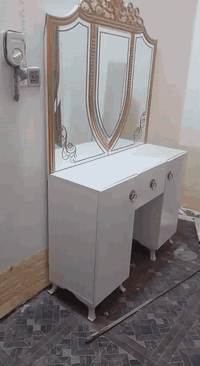 سلام عليكم غرفه تركيه غرفه جديده مستعمله قليل ومتروكه مكانه الرميثه  ***********
