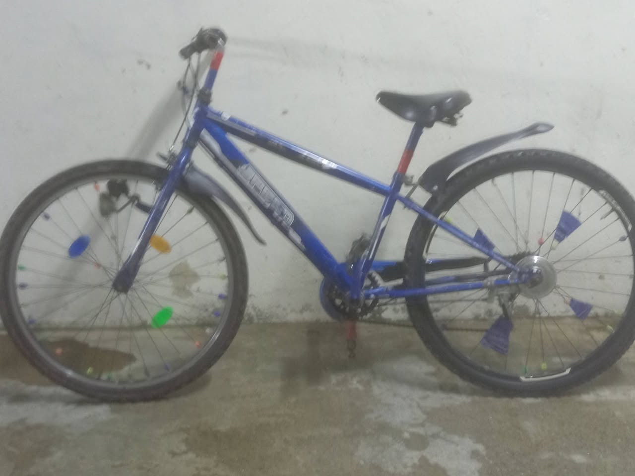 السلام عليكم عندي هذا البيسكل للبيع نضيف بعض  مكان بس مشخط وشري يرسل خاص


**إذا كنت صاحب هذا الإعلان وتريد حذفه لأي سبب، رجاءا أرسل رسالة إلى الدعم الفني**