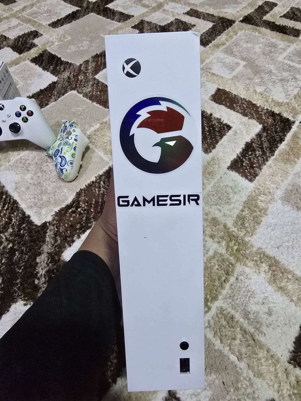 اكس بوكس سيريس S للبيع
🔴 الجهاز ما مفتوح ولا مصلح .
🔴 يجي وياه جوستك مالته الاصليه هم لا مفتوحه ولا مصلحه .
🔴 مع جوستكات الكيم سير الاحترافيات ال G7SE و T7 
🔴 يجي كامل ملحقاته الاصليه .
🔴 نضافه الجهاز 99%
🔴 مع ستاند ارجيبي للجهاز وبي مراوح يحمي الجهاز من الحراره و تشحن الجوستكات عن طريق الستاند + بطاريات للجوستكات .
🔴 مع كيبورد ميكانيكي بلو سويج الاصلي عربي +انكليزي 
 (ارجيبي) من شركه ريد دراكون .
🔴 للعلم الجوستكات والستاند والكيبورد ستخدام اسبوعين فقط .
🔴 مع كارتونه الجهاز .
🔴 وكل هاذه ب سعر  510,000 قفل قفل واذا مو شراي لاتدوخني وتصير براسي ابو العريف .

للاستفسار /  ***********
