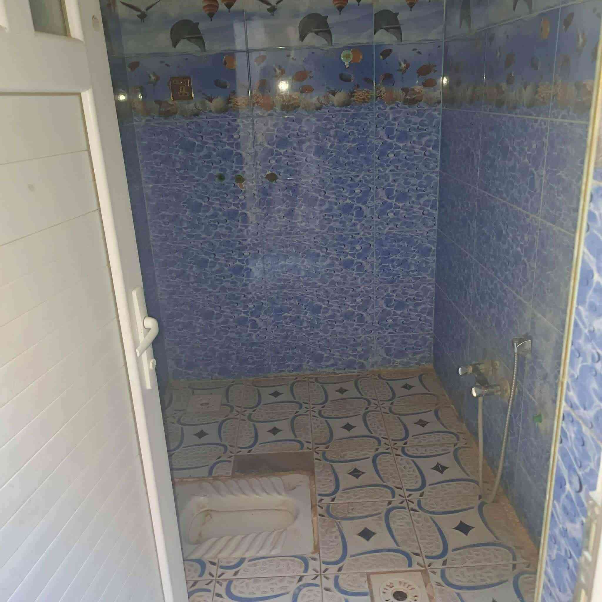 عرض 146
بيت 75 متر للايجار ⭐👍 
حي العسكري منطقة 6 آلاف  قرب مدرسة بلاط الشهداء 🌿🌿
بي غرفة وصاله ومطبخ واستقبال وتخاريج كما موضح بالصور 👀👀
سعر الايجار 250  الف💸💸
ط


**إذا كنت صاحب هذا الإعلان وتريد حذفه لأي سبب، رجاءا أرسل رسالة إلى الدعم الفني**