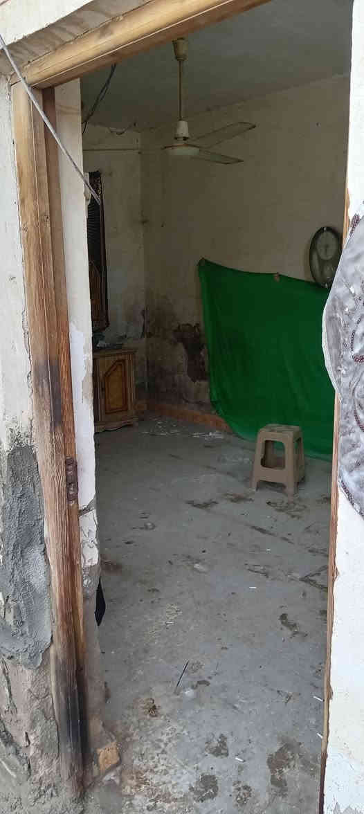 بيت للبيع في شارع سالم المساحة 100م مربع. البيت يتكون من غرفتين ومطبخ وحمام وصحيات مثل ما موضح بلصور للاستفسار الاتصال علئ الرقم. ***********
