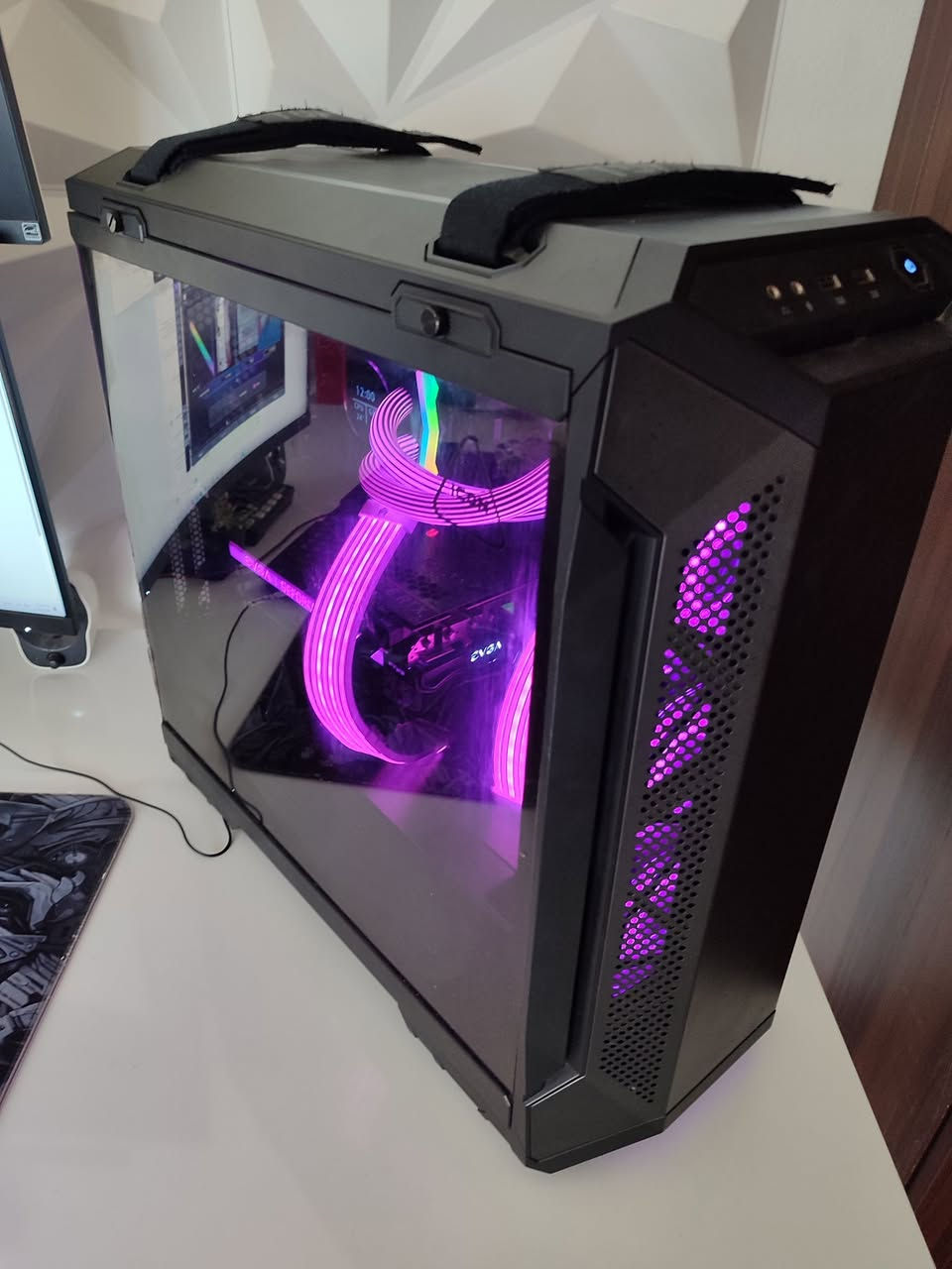 سلام عليكم تجميعة للبيع تفصيخ أو كامل نضافة 100 كراتين كلها موجودة

RTX 3090 EVGA 24G 
مبدا معجون فقط حرارته ثلج 850 

Intel I7 12700K
Board Msi B760 WIFI DDR5
 ثنينهم 450 الف 

DDR5 T FORCE 32G 6000HZ CL30 
450 الف 

COOLER KRAKEN 360MM MONITOR 
125 الف 

Power CoolerMaster V1000Wat Gold 
165 الف ملاحضة الجديد 300 سعرة

Case Asus TuF GT301 Black 
120 الف 

M.2 NVME 2T KingSton 
M.2 NVME 500G LEXAR 
الهاردات الشراي يدفع استحقاقهم بدون مايكسر وبدون ما اغني 

Streemir 24Pin + RTX 
اثنينهم 40 الف 

للتواصل
***********
