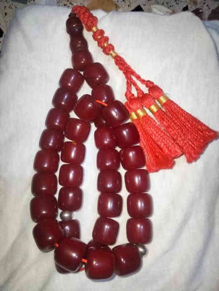 السلام عليكم متاح سبحه كهرمان أو كوربا ألماني انتيكه وكلش قديمه كصه برميلي زبده بالتسبح تحفه من التحف القديمه الزون 105 غ إلي يحب يقتيها يتصل مكاني بغداد رقمي *********** جمال السبحه فول الفول كلش راقيه وقديمه
