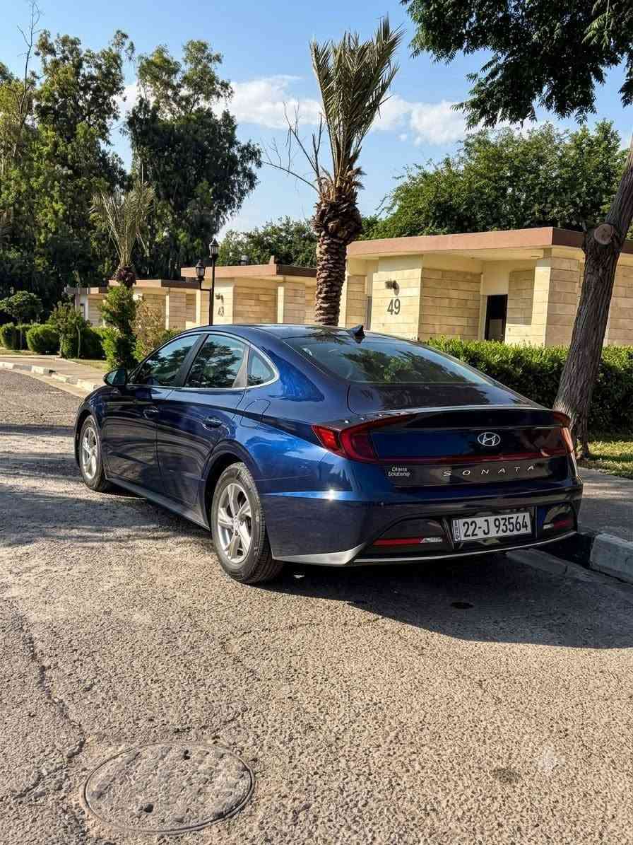 سوناتا 2022 SE
ماشية ٤٠ ميل
صبغ ربع البنيد وبارد بالجاملغ ( صور السونر مرفقة بالمنشور )
السيارة جديدة ماشية ٤٠ ميل ومامتعوبة من امريكا ع ايدي بانزين محسن ودهن اصلي 
اوتو هولد
اوتو ستوب
كاميرا دوارة
لايت اوتو
سايد بريك كهرباء
مثبت سرعة قيادة شبه ذاتية اوامر صوتية اندرويد اوتو  + ابل كار بلي 
ادامة كاملة ع السيارة ( تبديل بلكات وتنظيف جويتر وفحص المجاول وتنظيف النوزلات وتخم تاير جديد ) السيارة متحتاج اي مصرف .
*********** واتساب
