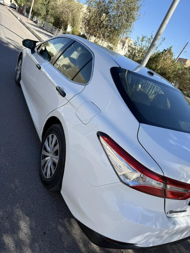 تيوتا كامري 2020
بانزين ياباني اصلي 

le

خليجي السياره كفاله عامة جديدة بمعنى الكلمة 

من صبغ وبارد ورصعات 

عدا كرت بسيط جدا 

ماشية 147 

رقم سليمانيه وتحويل مباشر 

مكان السياره الرمادي 

السعر 192 وبيها مجال 

***********
