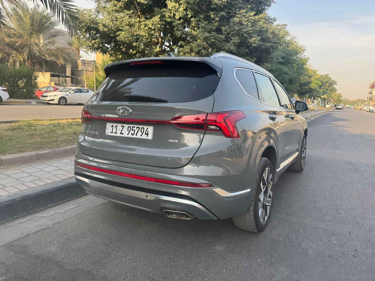 هونداي سنتافي كلكرافي 2023
السيارة اعلى فئة تجي بالسنتافي كلكرافي // لون سمنتي وداخل بيجي دخول جديد ومرقم بغداد 

الموصفات 
Engine:- 2.5L / turbo 4 cylinder 
فتحة سقف (بانوراما )
جميع كشنات السيارة كهرباء
داتشو امامية
كشن السايق خزن ميموري سيت
كشنات جلد + تدفئة تبريد + كشنات خلفية تدفئة
ستيرن تدفئة 
شاشة جبيرة كاربلي
كامرات 360  درجة
كامرات داخل الدشبول مع الاشارة 
رادارات امامية ، خلفية ،جانبية 
مانع تصادم خلفي وجانبي وامامي مع توقف ذاتي 
داخل السيارة LED متغير 10 اللوان
مري شفط مع اشارات بالمري
تنبيه خروج مسار + قيادة ذاتية 
سستم صوت 12 سماعات بنظام Harman Kardon
لايتات امامية خلفية LED + لايتات امامية بنظام LED DRL
السيارة مزودة بنظام Blue Link Telematics
جنطة كهرباء 
حساسات امامية خلفية 
ويل كروم 19 انچ
سقف شامواه(كنتارا)
4 وضعيات قيادة 
فور ويل درايف    
  اوتو بارك (تتقدم وترجع بالبصمة)
شاحن وايرليس
بردات خلفية بلادية
السيارة ماشية 7,000 mi فقط
 
الحادث  / تبديل بنيد + تكحيل بالجاملغ الامامي الايسر

للاستفسار :***********
