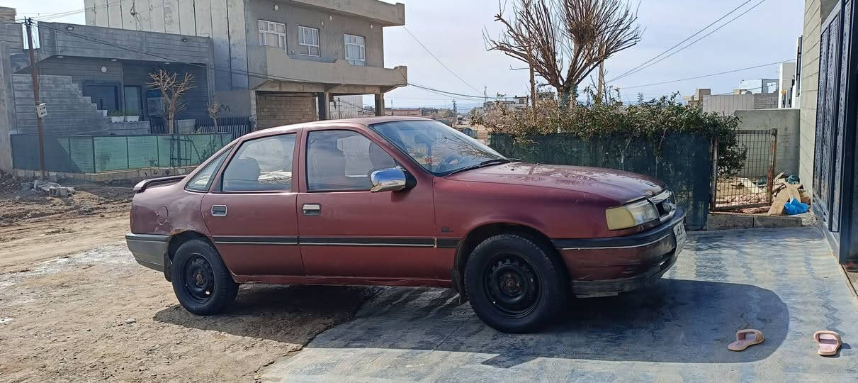 ئۆپڵ ڤیکترا مۆدیل 92سەیارەیکی توندو تۆڵە سەنەوی بەسەرچوە پەڵەپەڵە کاڵ بونەوەی هەیە  بەشەرت خایسی نیە موس بڕاوەنیە ژ.م ***********
