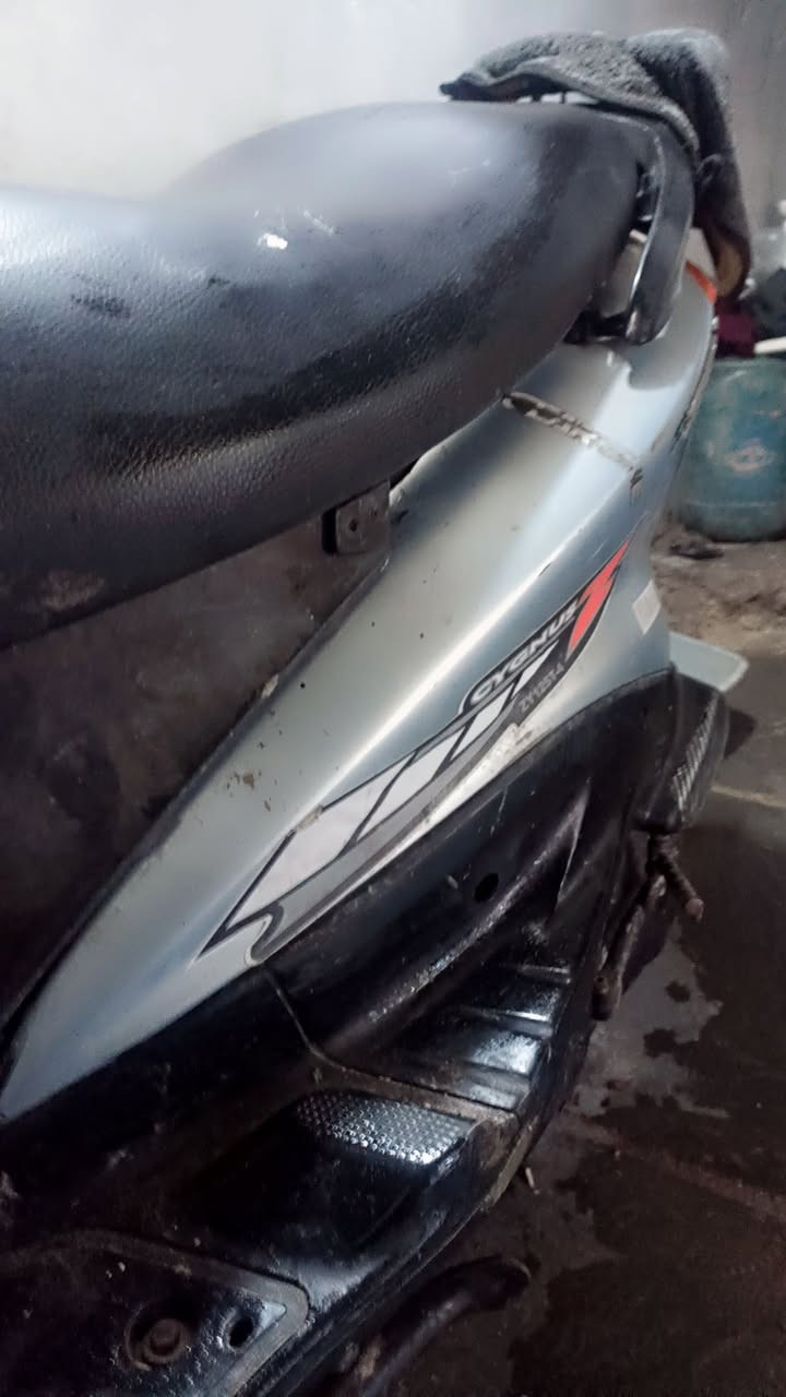 ***********
دراجه شغاله وجاهزه مابيه اي شي دراجه سكنس نثيه دراجه كلش نظيفه الي يحب يشتريها يتواصل وياي واتساب مكاني الشعله السعر 350وبيه مجال
