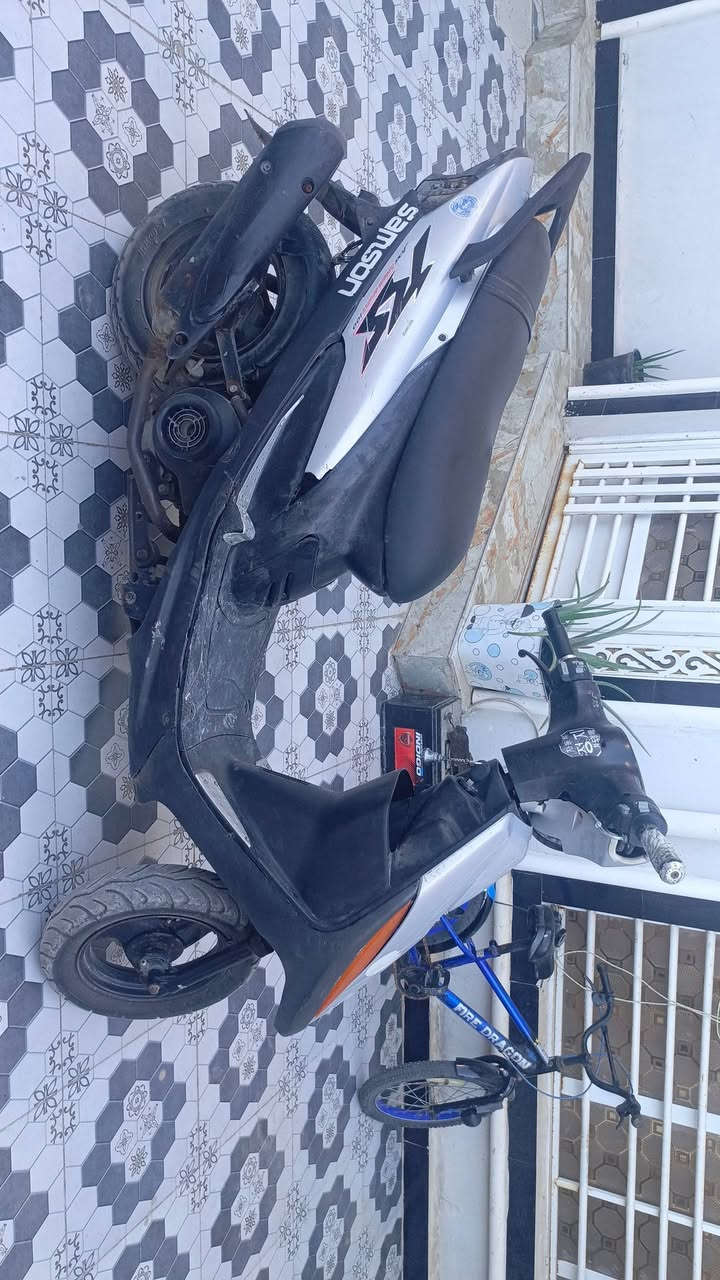 سلام عليكم دراجه ماكس عدله للبيع مكينه مفتوح كفرات بلاد مال غير دراجه كهربائيات شغاله شلعه معدل فولل السعر 375 وبيه مجال المكان بابل مسيب حي المعلمين هذا رقمي ***********
