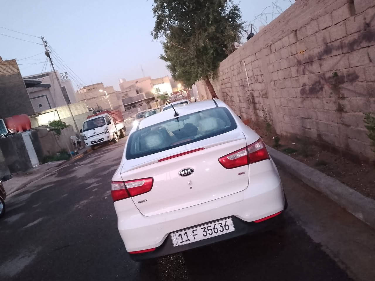 كيا ريو موديل 16وارد امريكي
سعر 93بي مجال أو مراوس مكان بغداد


**إذا كنت صاحب هذا الإعلان وتريد حذفه لأي سبب، رجاءا أرسل رسالة إلى الدعم الفني**