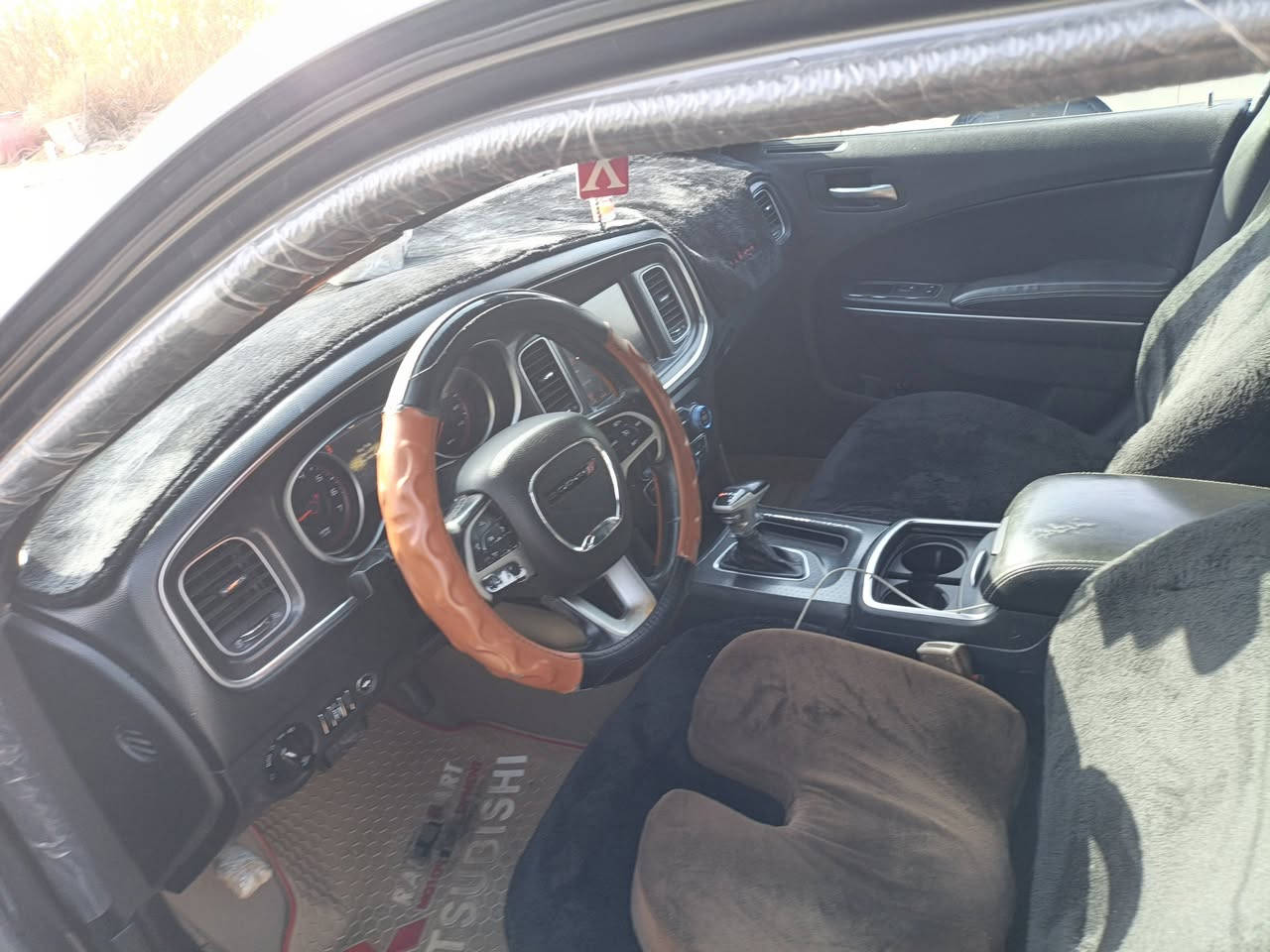 جارجر 2016 لون فيلي وارد كندي كندي  بدون تبديل حادث خفيف دعاميه وشفه البنيد نفسه وصبغ قطع3 فقط تجميلية رقم ذري قار تحويل مباشر بيع او مراوس جارجر أوباما 168&&&&&.  ***********&&&&&
