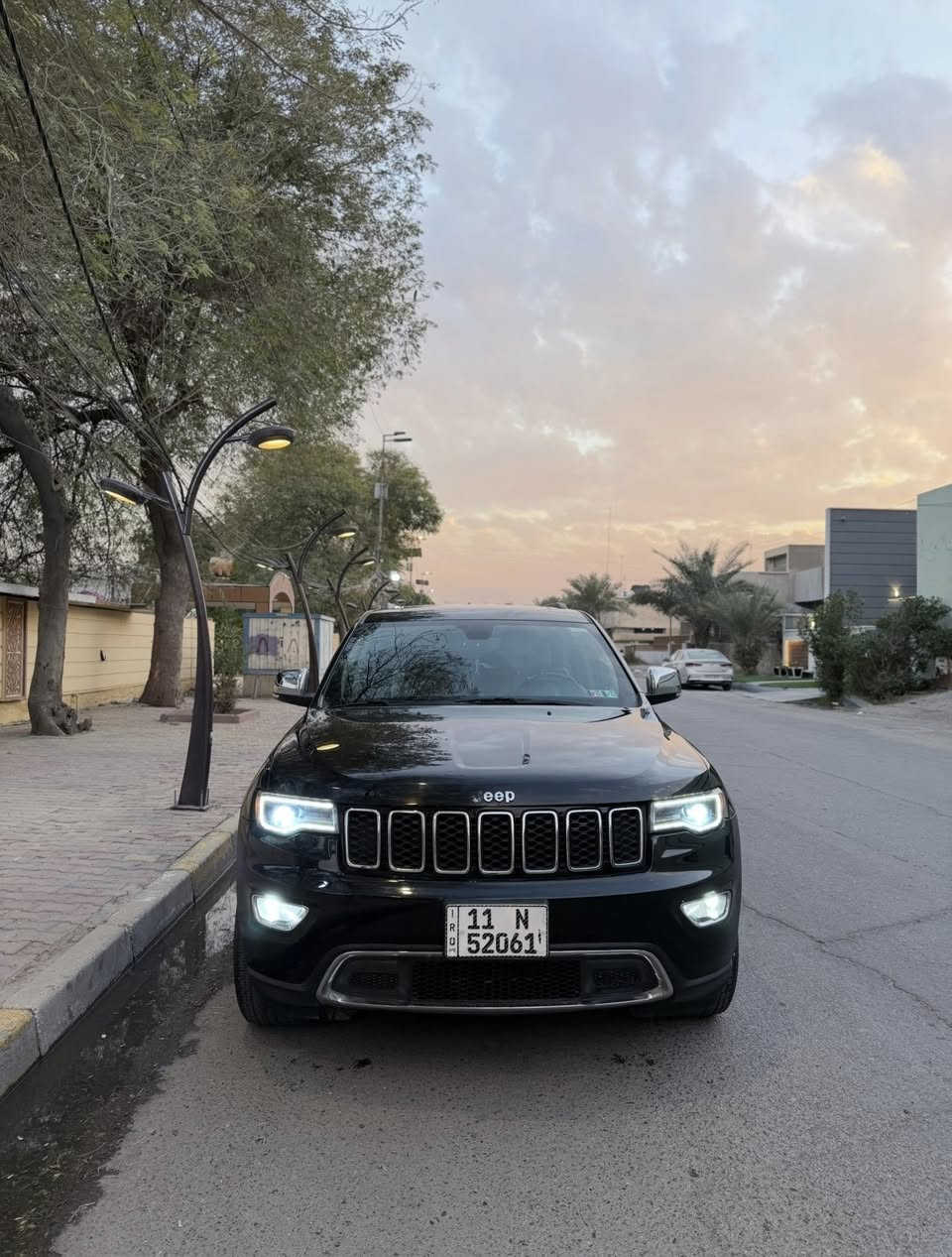 السلام عليكم
جيب شيروكي لمتدد اعله مواصفات بل لمتدد
موديل ٢٠١٩
صور الحادث خاص
السياره بدون ايرباك كفاله
دفع رباعي
فتحت سقف
لون اسود 
رقم بغداد جديد
سياره داخلها  جلد اوف وايت بحالة ممتازه 
تدفه +تبريد+خزن للكشن 
ستيرن تدفئه
شاشه جبيره
نضام لايكو 
ماوس 
سماعات الباين
كشافات ضباب لزنون
تشغيل عن بعد 
صندق كهرباء 
مرايه تعتيم ذاتي 
نضام الملاحهGps
منضومة زنون بلاديه 
ويل ١٨ 
سياره نصبتها احلى من الصور 
مناقصها برغي 
السعر ٢٤٠ بيه مجال
مكان السياره بغداد الكاضميه 
الرقم ***********
