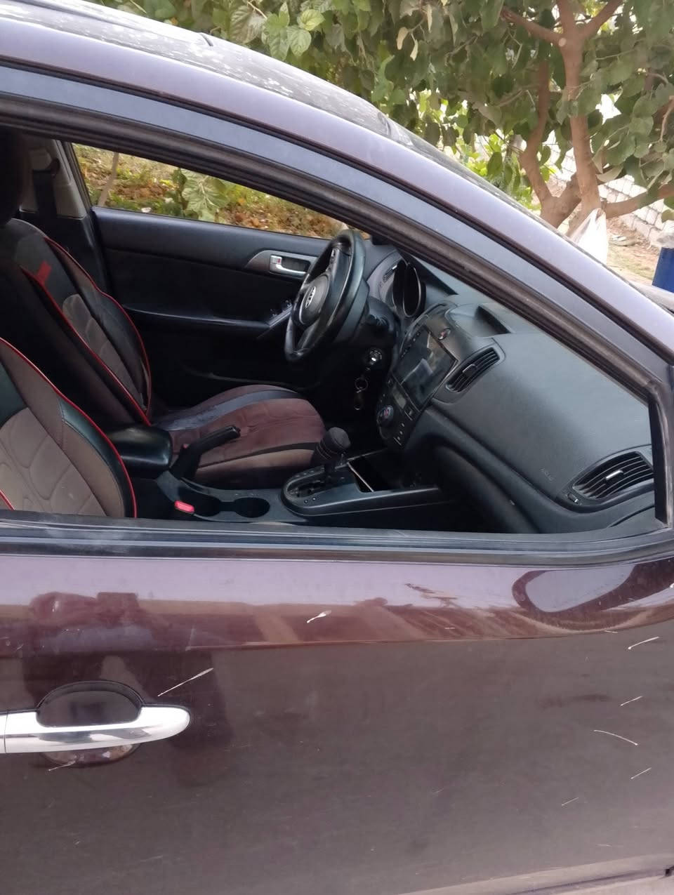 سلام عليكم  اخوان عندي هاي السيراتو موديل 11 قطعتين تبديل وقطعة صبغ بدون دواخل كير توماتيك ومحرك شرط سلايت وباقي المواصفات معروفة 90ورقة  ***********
