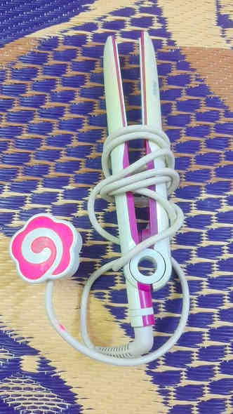 غراض للبيع كاويه شعر ٥ الاف شسوار ٥ آلاف برامه شعر ٥ الاف جهاز تدليك ٥ الاف تبدل بطاري يشغل سيار كهرباء ألماني ٥ الاف كلهن اصلي وشغالات ولي ياخذهن شلع اساهل وياه عنوان مدينه صدر رقمي ***********
