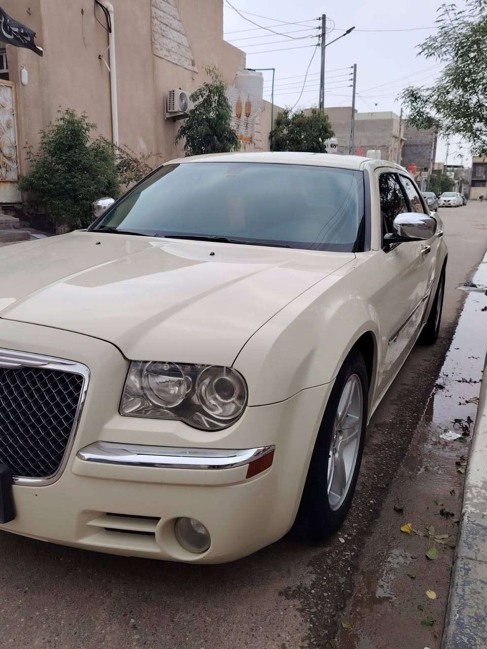 سلام وعليكم 
اوباما خليجي فول مواصفات مديل 2010اصل 
كفاله عامه ادوات 
ماشيه 130
مكان سياره البصره 
رقم /***********
