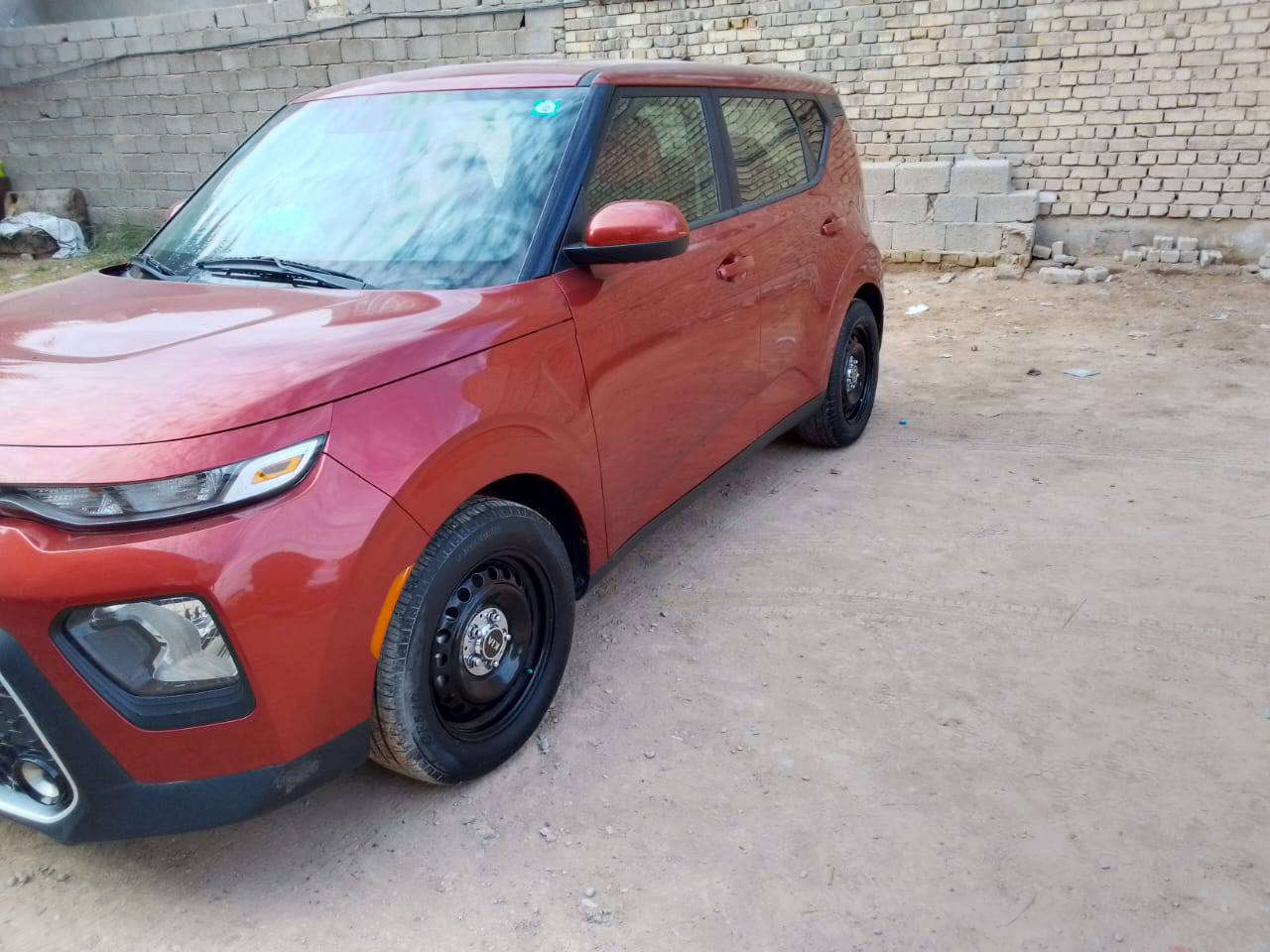 السلام عليكم
كيا صول البيع موديل 20 
مكينة دوش 2000
حادث جاملغ الأيمن 
رقم بغداد 
السعر 138 وبها مجال
***********
