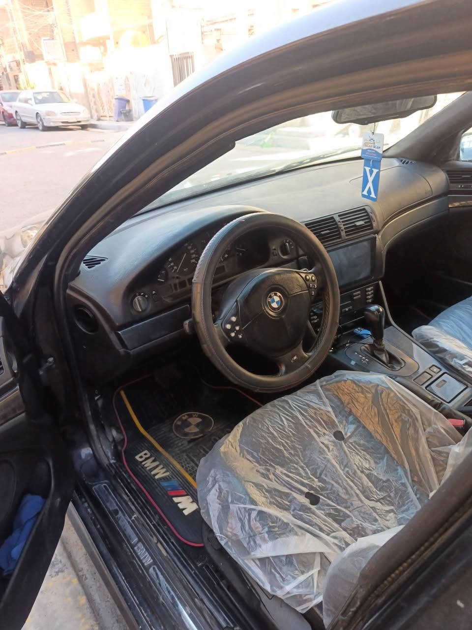 بي ام صقر 1999 
BWM E39
فول مواصفات 
فتحه 
سلايت 
مصبوغه عام جماليه 
عليها ادامه M 
ويل دم الغزال M
دركه M 
ترايش M 
كزوز رياضي مبرمج طلقات تحويل ريموت 
السياره وارد ياباني
السياره جاهزه من كل النواحي تخم تاير جديد وتبريد شغال 
السياره بأسمي تحويل ثاني يوم  
السعر 85 وبيها مجال 
***********
