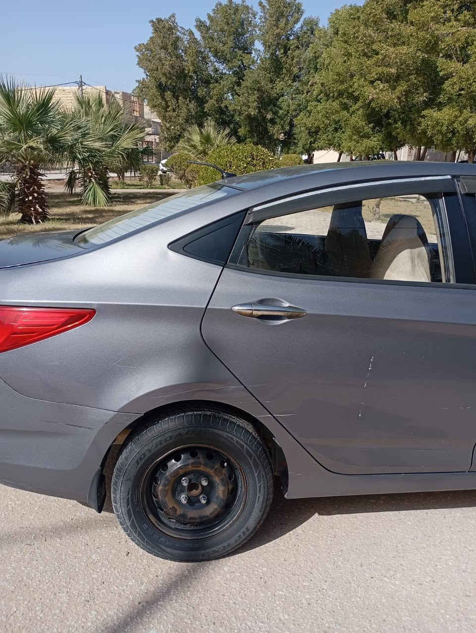 للبيع
اكسنت موديل 2016
مكينة 1400 
رقم مثنى بأسمي 
مداور ثاني يوم 
سنوية منتهية 
بيها بنيد مبدل 
جاملغ أمامي مرشوش 
بارد في قبق الصندوق 
مثل ما واضح بالصور 
والباقي كلها مكفولة 
مكينة وكير وتبريد  مكفولة 
مكان السيارة نجف قضاء المشخاب 
الرقم ***********
السعر 80 وبيها مجال للشراي حك الجيه
