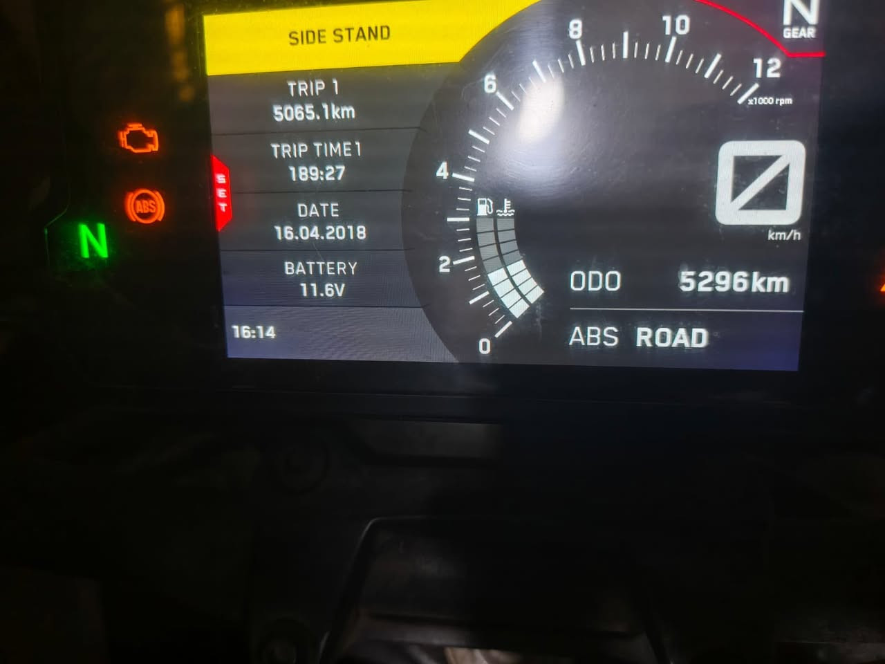 للبيع KTM Duke 390 🏍️

▪️ النوع: KTM Duke 390
▪️ العداد: 5,296 كم فقط
▪️ ABS أصلي
▪️ شاشة TFT ملونة
▪️ تبريد سائل
▪️ محرك قوي واستجابة ممتازة
▪️ استخدام خفيف وحالة جيدة جداً
▪️ جاهزة للفحص والمعاينة

💰 السعر: 4,500 دولار قابل للتفاوض بالمعقول

📍 الموقع: بغداد
📞 رقم الهاتف: ***********

✅ دراجة نظيفة ومميزة، والمعاينة خير برهان.
🔶 للجادين فقط
