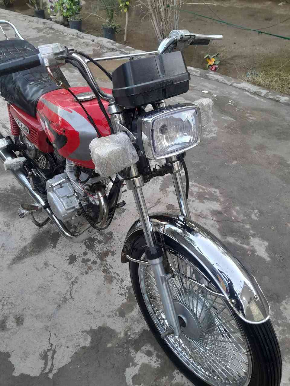 سلام عليكم دراجه تايكر موديل 21اوراق اصوالي دراجه مال  جناي على يدي مكان بابل محاويل السعر ٤٠٠ وبيه مجال ***********
