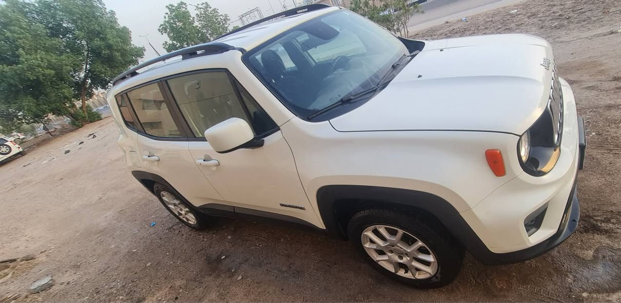 السلام عليكم ...
جيب رينكد موديل 2020 لون ابيض نظيفه كلش .
ماشيه 66 الف  km .
بصمة تشغيل ، وبصمة سايد بريك .
التشغيل عن بعد .تحكم ستيرن ، المرايات اوتو.
المحرك 2400 ، 4 سلندر .
حادثها كلش بسيط من الخلف ومرجعينه بلاد .. 
بيها شبر صبغ بالصندوق الخلفي ...
السعر عالخاص .
للاستفسار الاتصال ( *********** ) .
