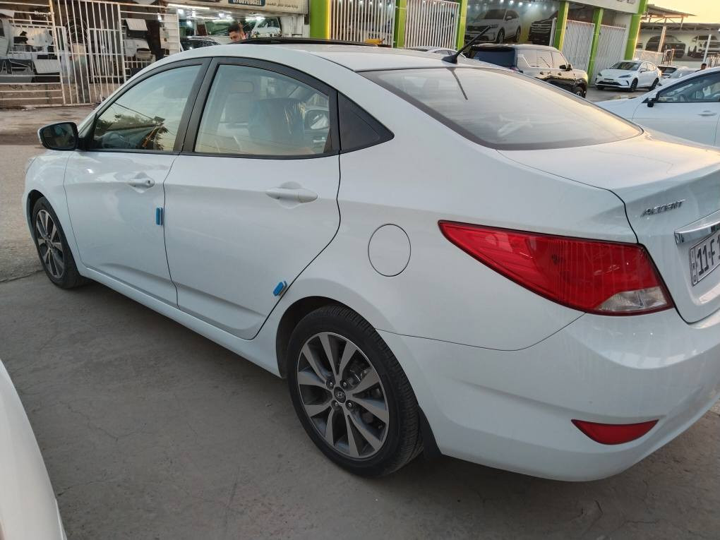 اكسنت 16
مكفوله من الضربه والصبغ والتبديل والبارد فقط شخط بسيط وما مكحله باب الخلفي مصوره 
فول مواصفات 
5ويل كروم 
فتحه سقف
4دسك
كامره وشاشه 
تحكم ستيرن 
رقم بغداد الدولي بأسمي 
مكان السياره النجف 
السعر 124$ورقه 
*********** النجف, العراق
