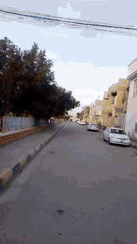 بسم الله توكلنا والله خير الرازقين يعلن مكتب الدار الخضراء للعقار عن بيع دار في الزهراء موقع مميز وقرب الشارع العام و على ساحة وقرب المدارس *********** الحجي
