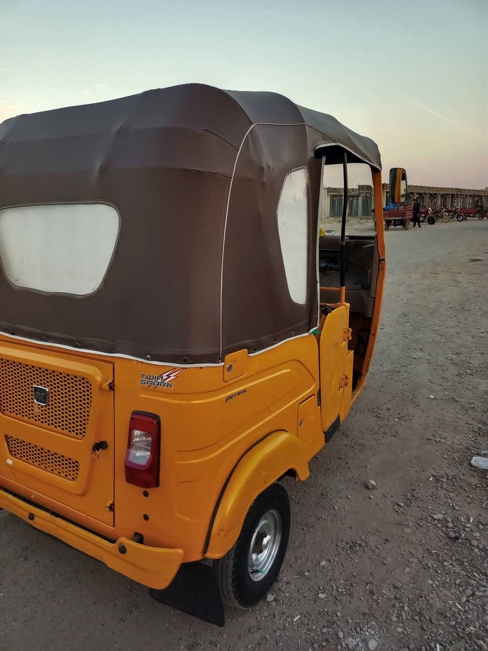 السلام عليكم تكتك 23 مضلع رقم بغداد تحويل ثاني يوم كشر مكفول المكينه مجفته الشراي يتصل السعر 9
***********
