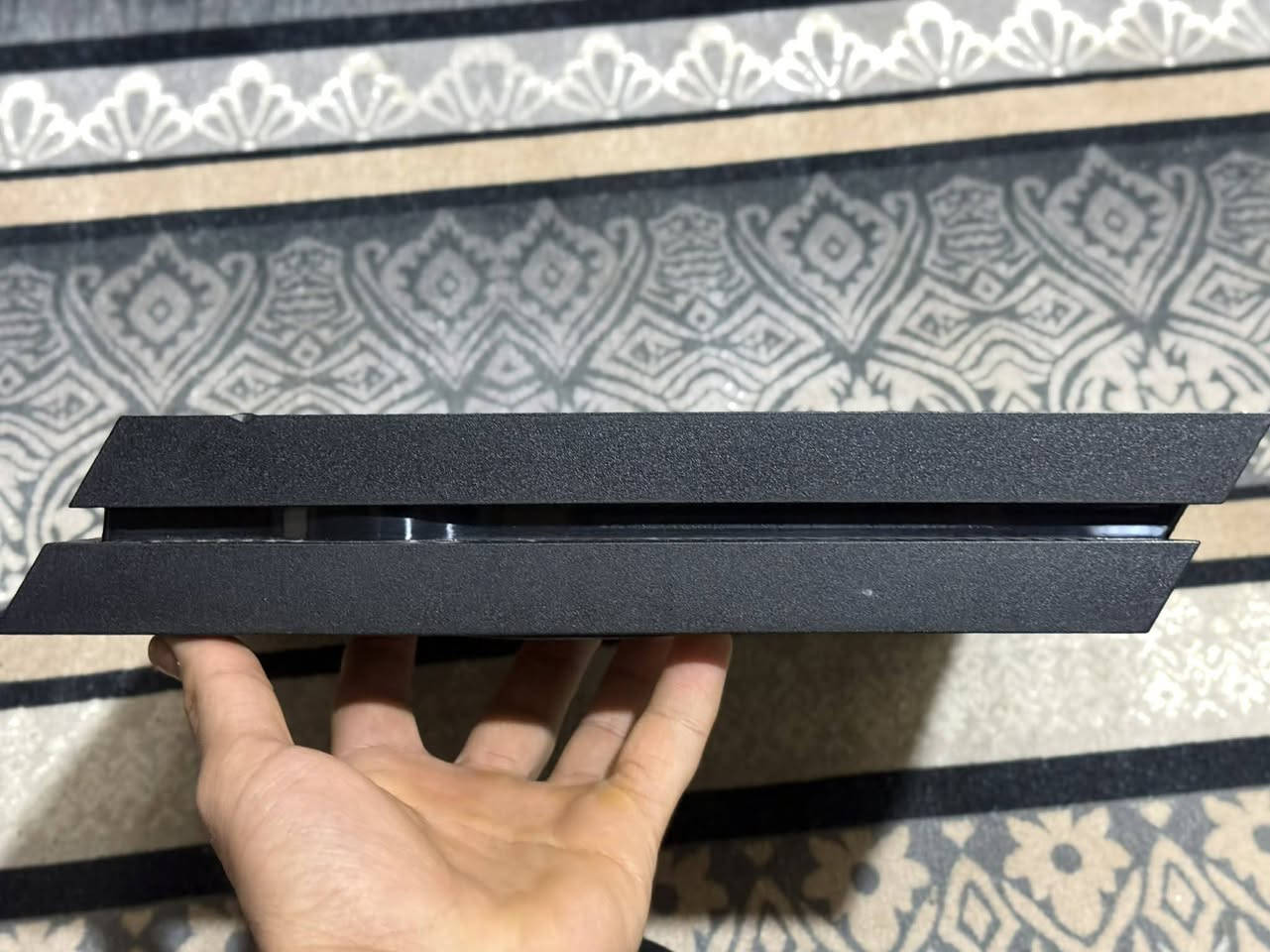 سلام عليكم شباب بلي فور نضيف وكلشي ما بي يدتين وقراص ثنين ويا بكاني عماره مستعجل علا بيعته والله سعر 180وبي مجال قليل موجود مازنجر واتساب هم ***********☺️
