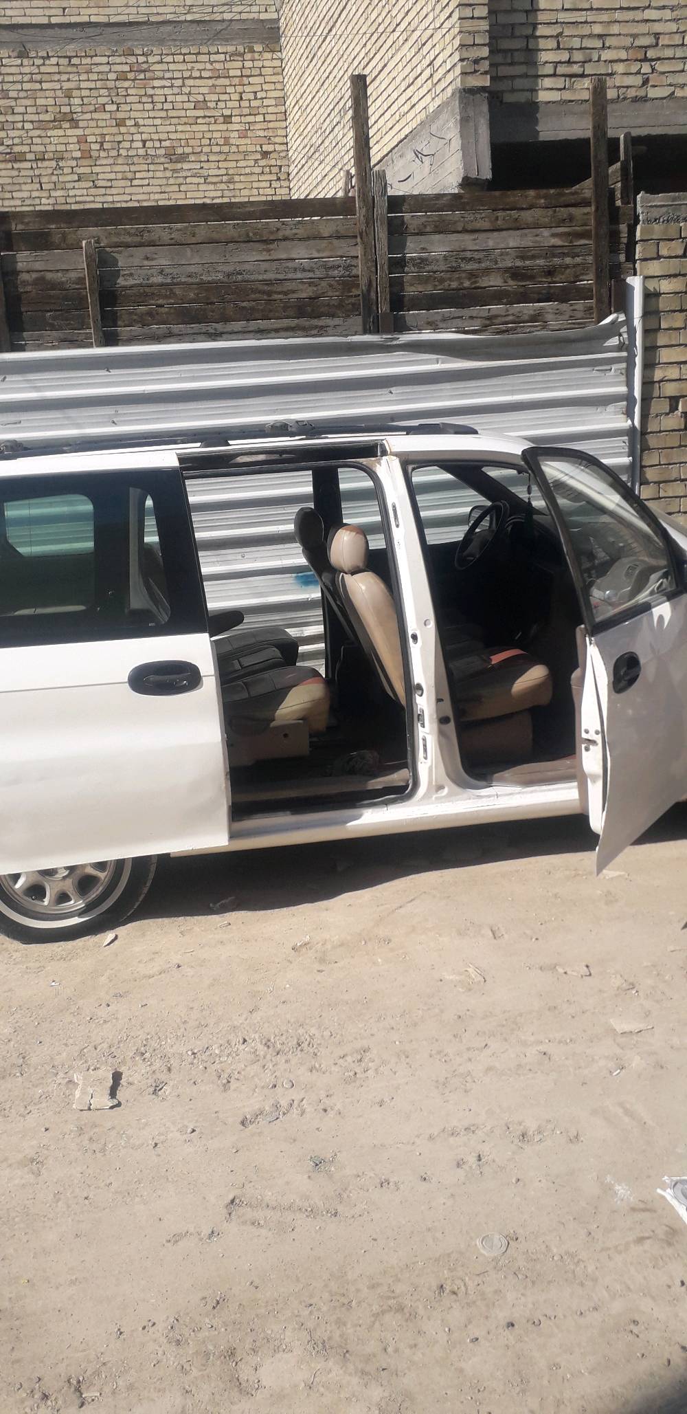 سلم عليكم كي كرنفال موديل ٢٠٠٠ كاز كير عادي رقم نكليزي دياله مشروع وطني كير محرك كشر غرفه خير من الله ٨راكب بيه مجال قليل عنوان بغداد المين الثاني 