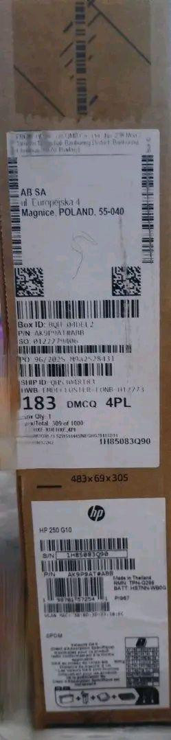 السلام عليكم 
لابتوب مستعمل اقل الشهر نظافة99%  نوع HP 250 G10 core i5 جيل 13  للبيع سعر 500 الف ا
المواصفات الرئيسية: -
 المعالج: الجيل الثالث عشر من معالجات Intel® Core™ i5-1334U (يصل إلى 4.6 جيجاهرتز مع تقنية Intel® Turbo Boost، ذاكرة تخزين مؤقت L3 بسعة 12 ميجابايت، 10 نوى، 12 خيطًا). 
- الذاكرة: 8 جيجابايت DDR4-3200 ميجاهرتز (1 × 8 جيجابايت).
 - التخزين: 512 جيجابايت PCIe® NVMe™ M.2 SSD. 
- الشاشة: 15.6 بوصة، FHD (1920 × 1080)، مضادة للتوهج، 250 شمعة، 45% NTSC. 
- الرسوميات: رسوميات مدمجة Intel® Iris® Xᵉ. أ
هم الميزات: 
- فتحتان SODIMM تدعمان ترقية الذاكرة. - خيارات اتصال متعددة تشمل USB Type-C®، USB Type-A، HDMI 1.4b، ومقبس سماعة رأس/ميكروفون مشترك.
 - كاميرا HP True Vision بدقة 720p HD مع ميكروفونات رقمية مزدوجة مدمجة. - مكبرات صوت مزدوجة لتجربة صوتية محسّنة. 
-   يوجد توصيل بغداد, العراق


**إذا كنت صاحب هذا الإعلان وتريد حذفه لأي سبب، رجاءا أرسل رسالة إلى الدعم الفني**