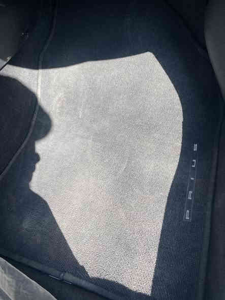 السلام عليكم غراض 
غراض بريوس للبيع 
زوج تاير ويل 17 سعر الزوج 65 الف 
بروجكتر اصلي جديد تفصيخ سعر 125 الف صفحة R 
دوسات بريوس اصلي تخم كامل سعر 75 الف 
بردة صندوك 75 الف 
حافظة غراض شبجة تويوتا اصلي سعر 35 الف 

***********
