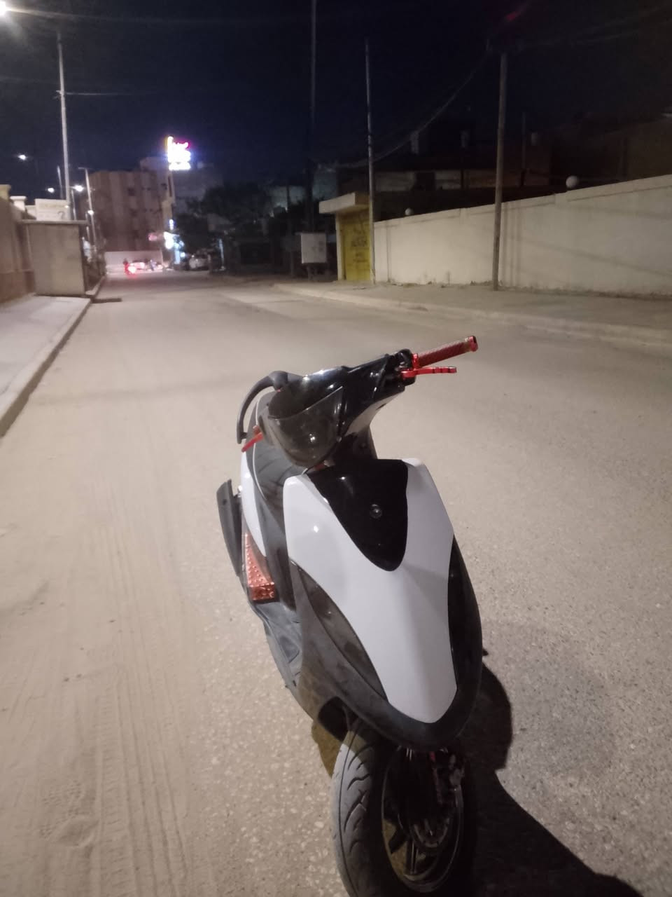 دراجه ماكس نظيفه لبيع الاستفسار الاتصال على هذا الرقم *********** السعر 700وبيه مجال
