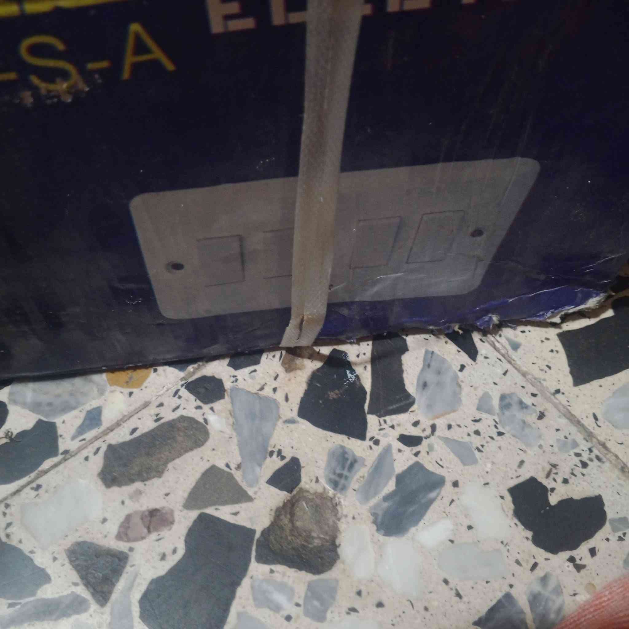 نقطه رباعيه ٢٤٠ نقطه ٦٥ الف شلع بغداد حي السفير *********** توصيل ماكو
