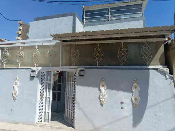 يوجد لدينا دار  للبيع 
مساحته 160 متر النجف الاشرف  الكوفه حي الصدر الثالث 
غرفتين واستقبال وصاله وصحيات داخليه وخارجيه 
والطابق الثاني غرفه وصاله بس بدون سقف هيكل جنس العقار زراعي 
مشمول بالتطويب بيه معامله كاملة 
للستفسار الاتصال ***********
***********
سعره 27 مليون مع المجال 

اقرب نقطه داله مجمع الجنابي بشارع دور  الحوزه
