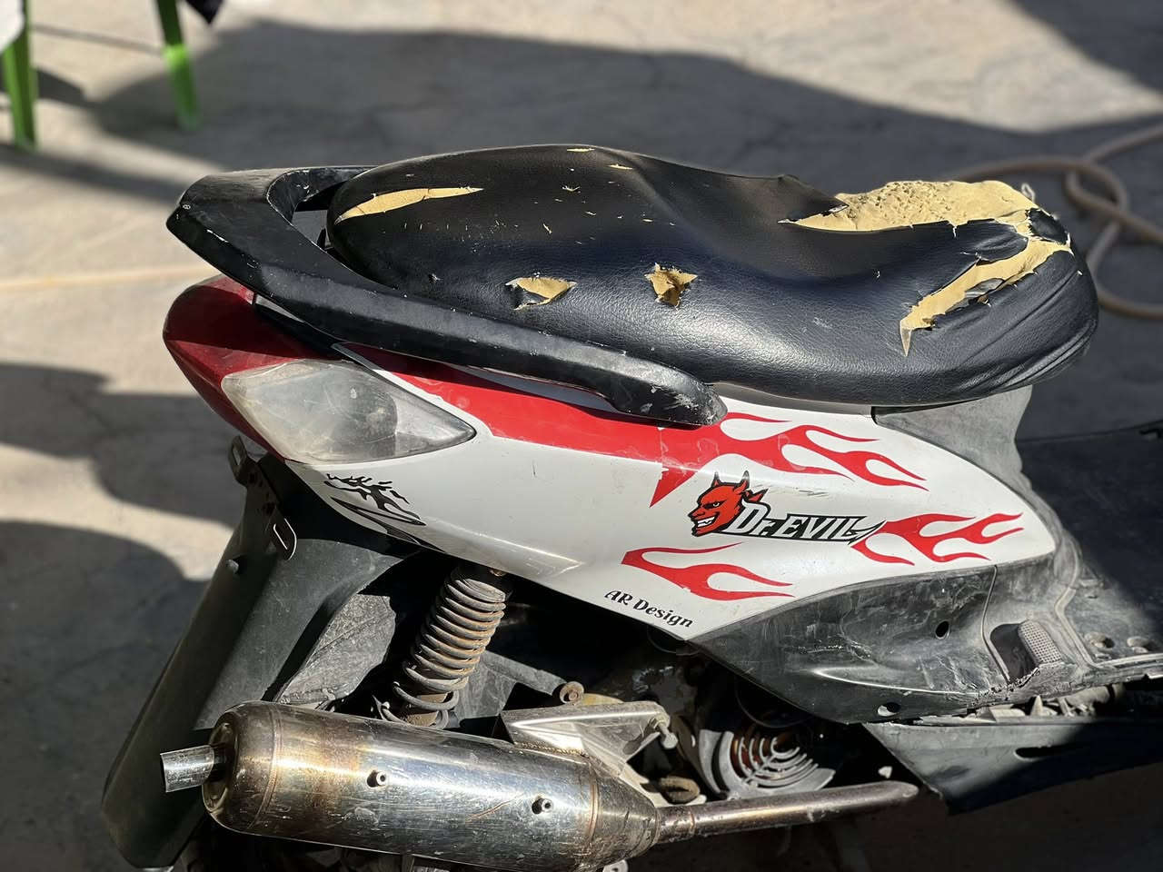 سلام عليكم سكنس نثية للبيع كهربائيات كله شغالة تايرات جدد نكرة سلف الدراجة مكينة بلادي  السعر 475وبيه مجال النتصال *********** المكان بغداد المحمودية
