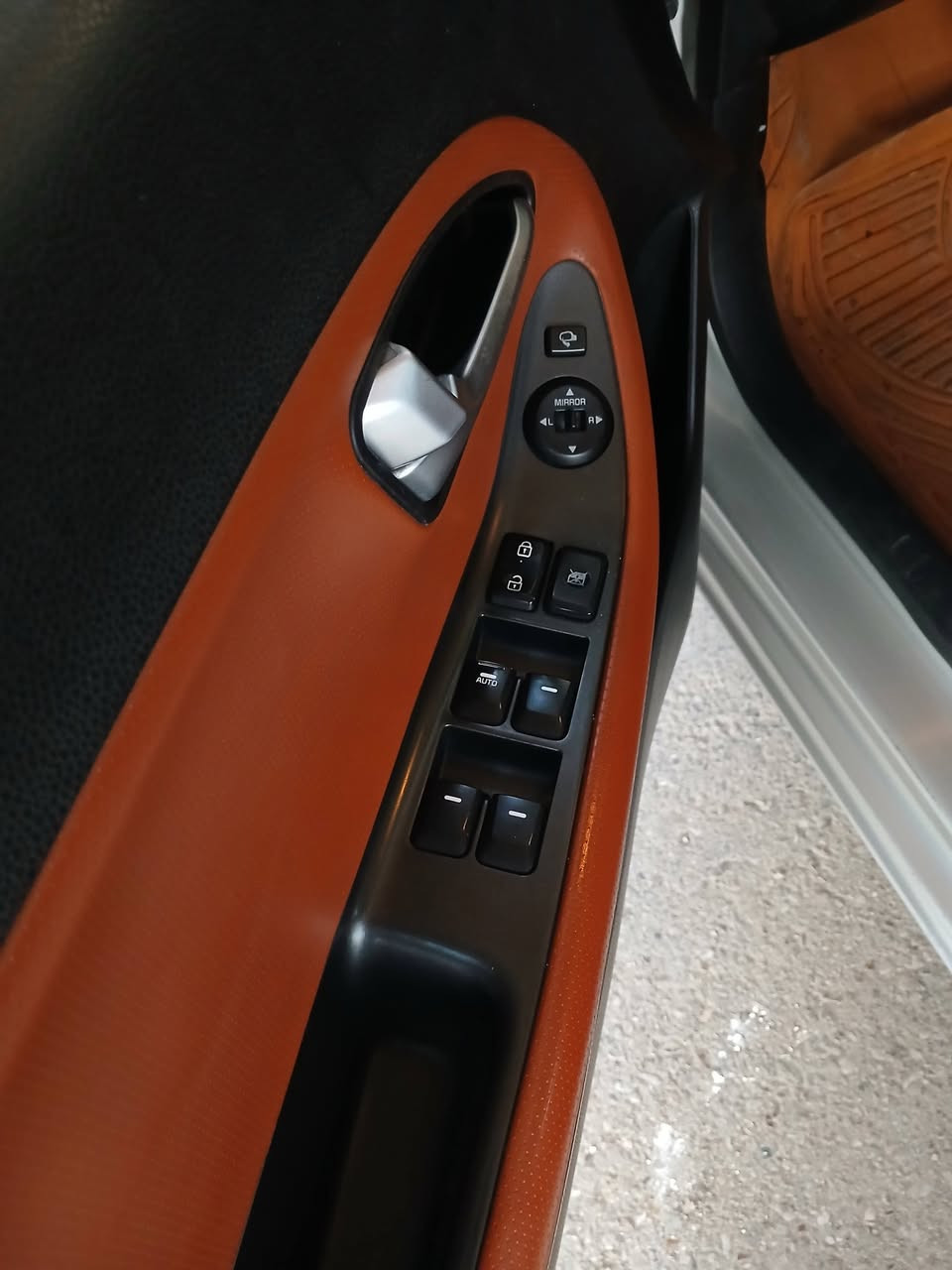 السلام عليكم كيا بيكانتو ٢٠١٦ خليجي كفاله عامه فقط دوسه صبغ ماشيه ٥٥ بغداد رقم جديد السياره فتحه تحكمات شاشه كامرا جلد ويل دعايه سياره جديده كلش وماشيه قليل العنوان بغداد الجديده السعر ٩٥ وبيها مجال بسيط ***********
