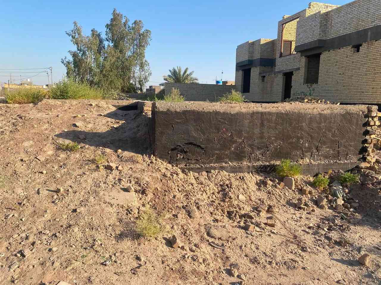 بتلوا مساحة 256
الطول 8/30 متر
المكان حله حي نادر خلف معمل الغاز مباشرة
***********
