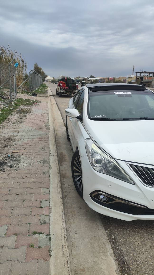 سلام وعليكم ازيره موديل2012
فول مواصفات 1/1 رقم جديد تحويل مباشر 
بيها شي قليل بارد باقي مكفول  عليها غراما 5اوراق
ينقطع من السعر مكان كركوك للاستفسار *********** كركوك, العراق
