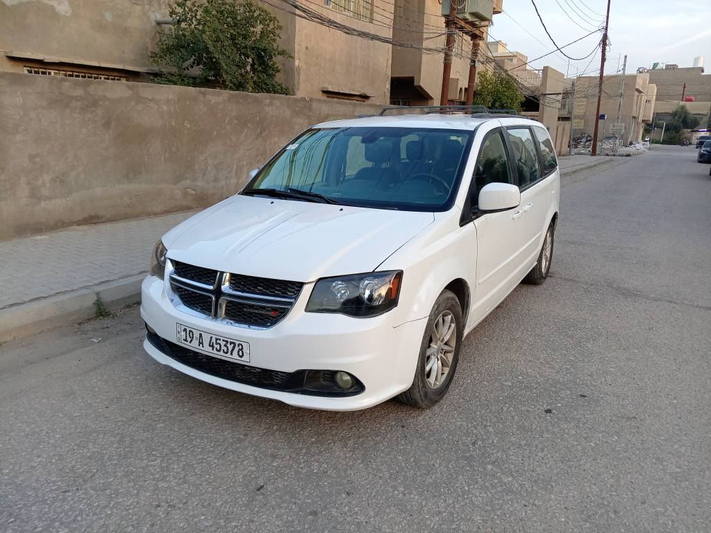 السلام عليكم ورحمة الله وبركاته *********** دوج كرنفال 2014 رقم كربلاء مشروع وطني بسمي وارد امريكي حادث جاملغ الامامي بدون دواخل سياره فول مواصفات 1/1 بيبان كهرباء جنطه كهرباء كرسي كهرباء فرس سقف وفرس ارضي شاشات وكامره محرك 6 سلندر 3600 تبريد 3 قطع 7 راكب سياحي سياره جديده وجاهزه من كل شي كير ومحرك وحداديه وتخم تاير وغرفه وتبريد ثلج الكل جديد العنوان كربلاء الشراي يتصل غير متواجد عل فيس السعر 153 وبيه مجال للطيبين كربلاء, العراق
